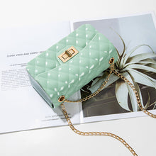 Carica l&#39;immagine nel visualizzatore di Gallery, One-shoulder diagonal jelly bag
