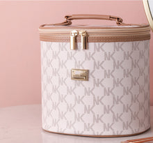 Carica l&#39;immagine nel visualizzatore di Gallery, Large-capacity Cosmetic Bag Household Portable Cosmetic Storage Box
