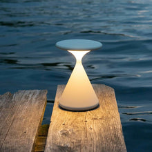 Carica l&#39;immagine nel visualizzatore di Gallery, Lampada Portatile
